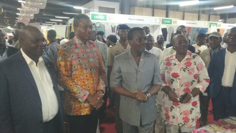 Visite surprise de l&rsquo;honorable Kodjo Adedze à la 19ème Foire Internationale de Lomé
