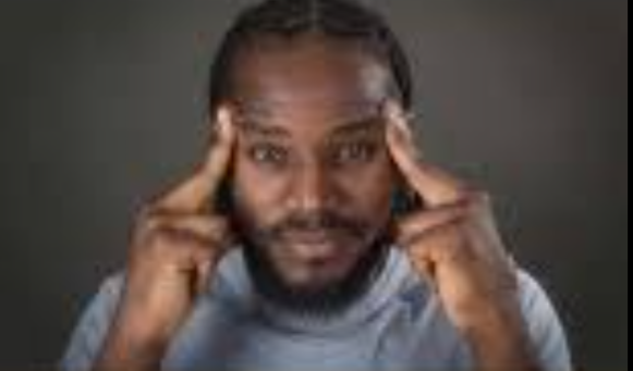 Togo : L’artiste togolais Aamron présente ses excuses au Président Faure Gnassingbé après sa libération