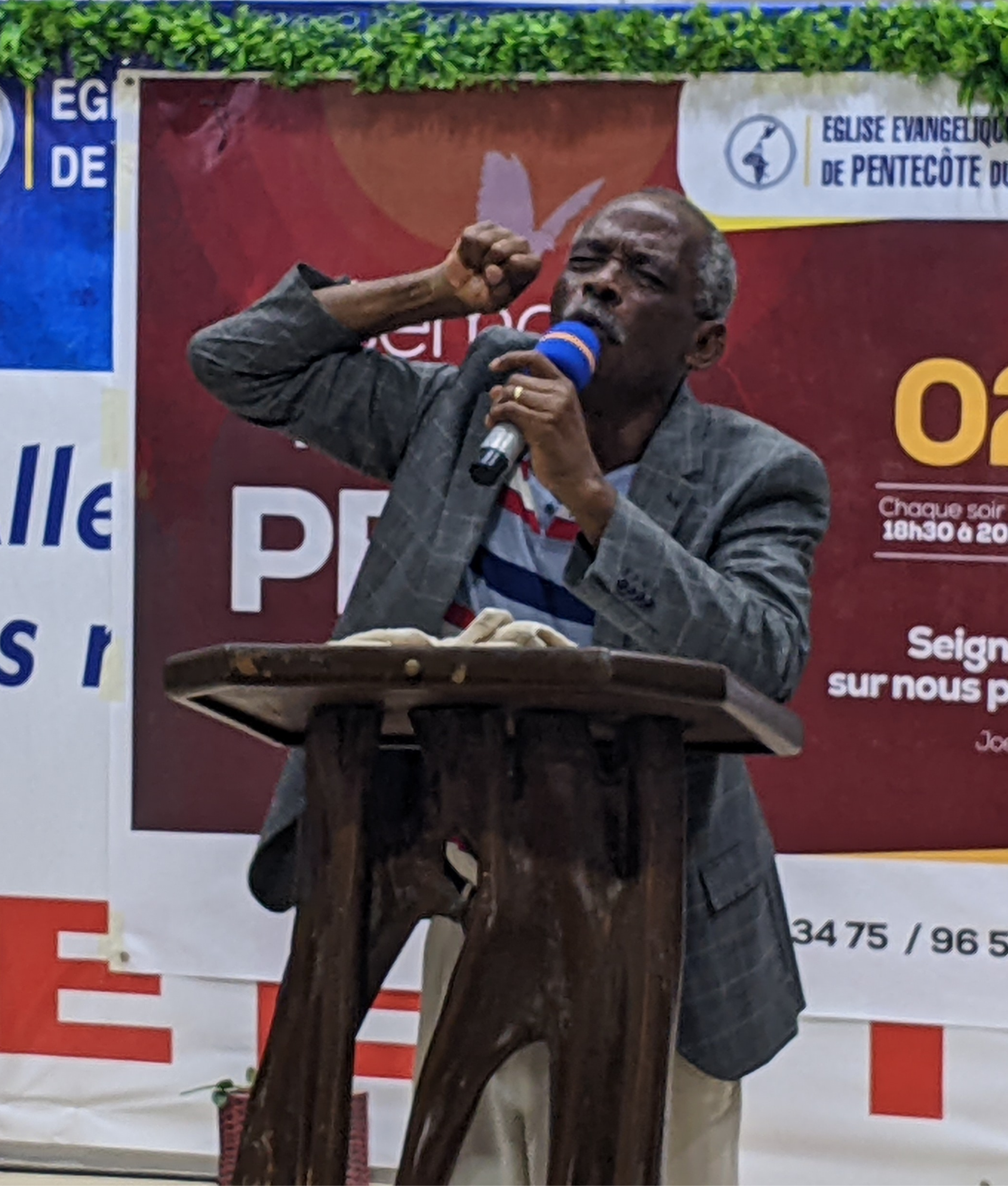Pentecôte à Baguida : Une nuit marquée par l’effusion du Saint-Esprit