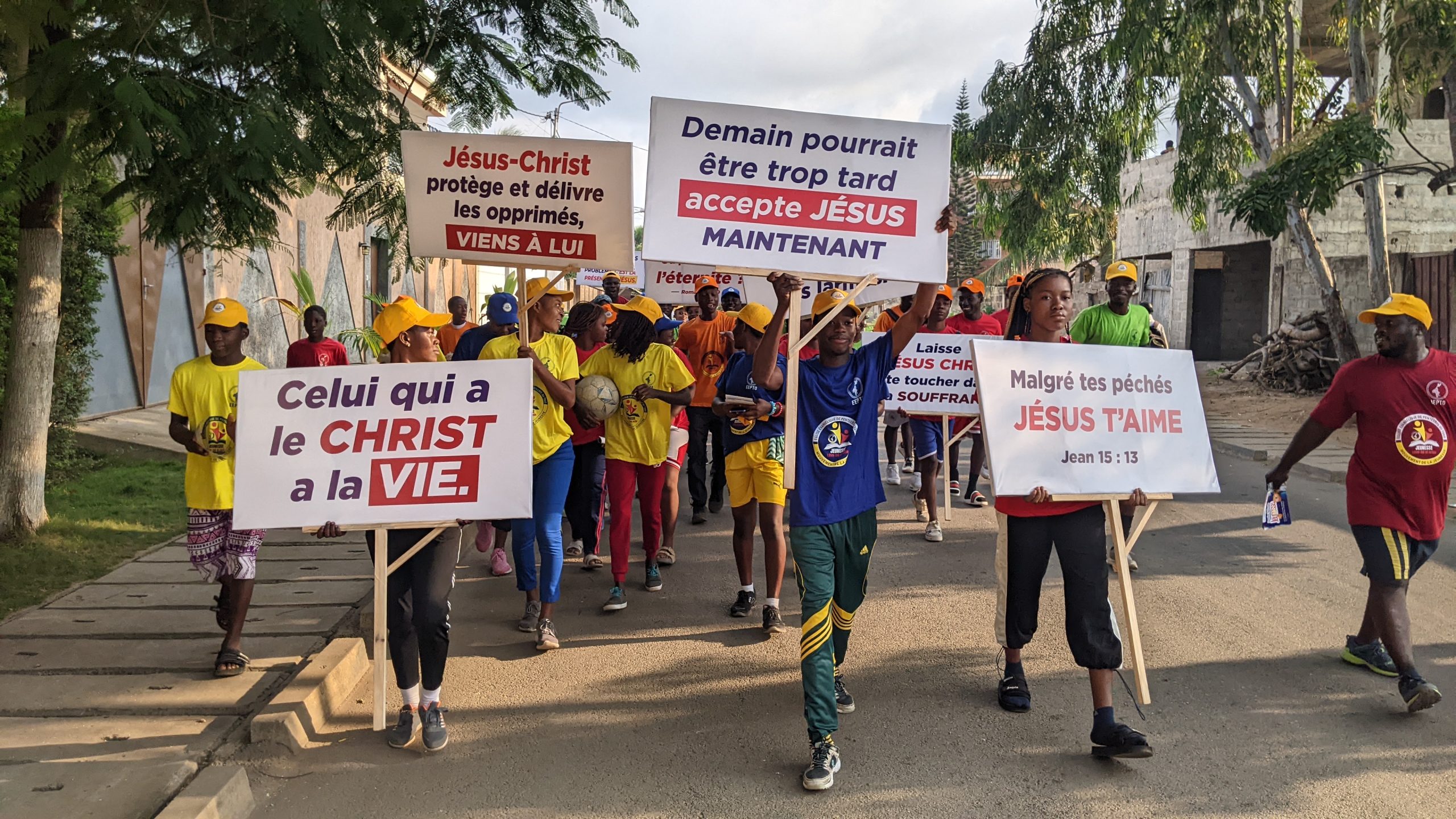 Togo : Une grande Caravane de la Jeunesse de l&rsquo;EEPTO dans les artères de Baguida pour célébrer Christ