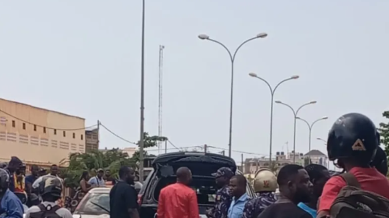 Braquage en plein jour à Hedzranawoé : une valise d&rsquo;argent volée sous une pluie de balles