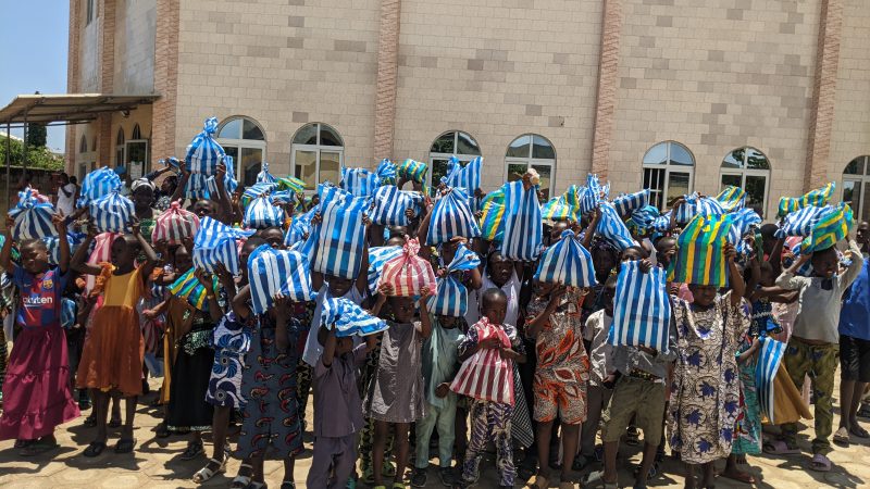 EEPTO-Baguida : un geste solidaire pour accompagner 300 élèves à la veille de la rentrée